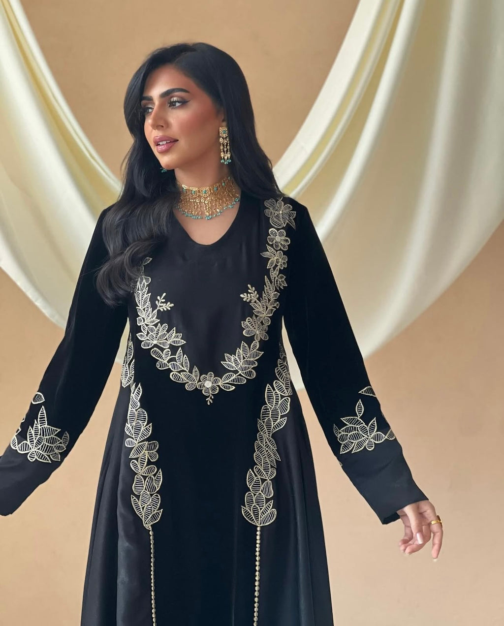 Black Jakar With Velvet Embroidery Jalabeya