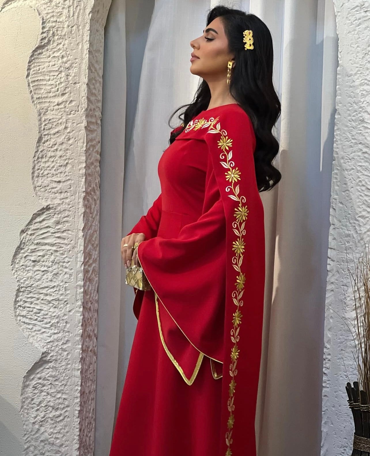 Crepe Jalabeya With Embroidery Shawl