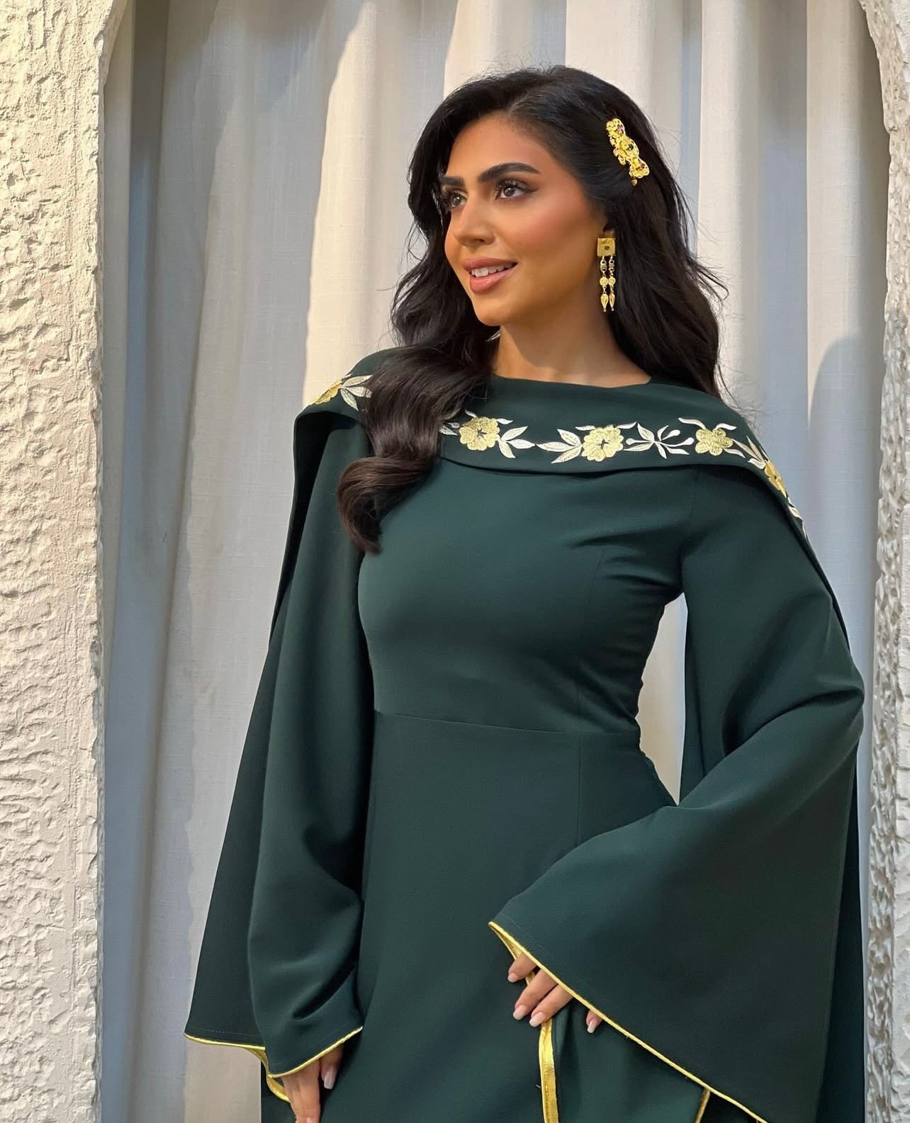 Crepe Jalabeya With Embroidery Shawl