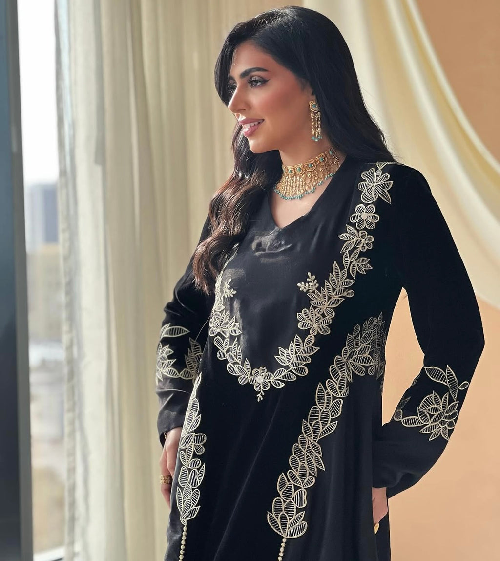 Black Jakar With Velvet Embroidery Jalabeya