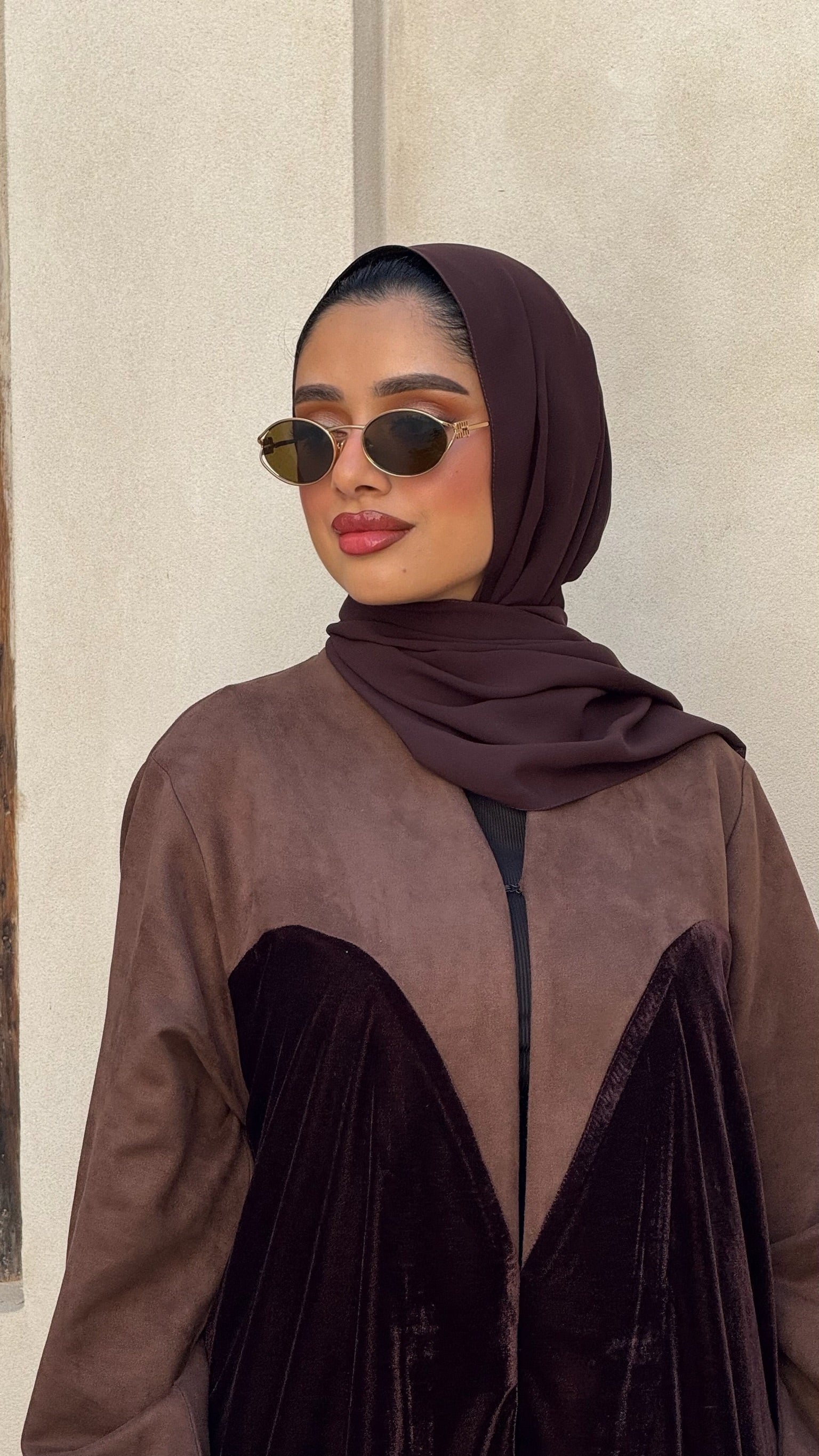 Brown Shamwa And Velvet Abaya