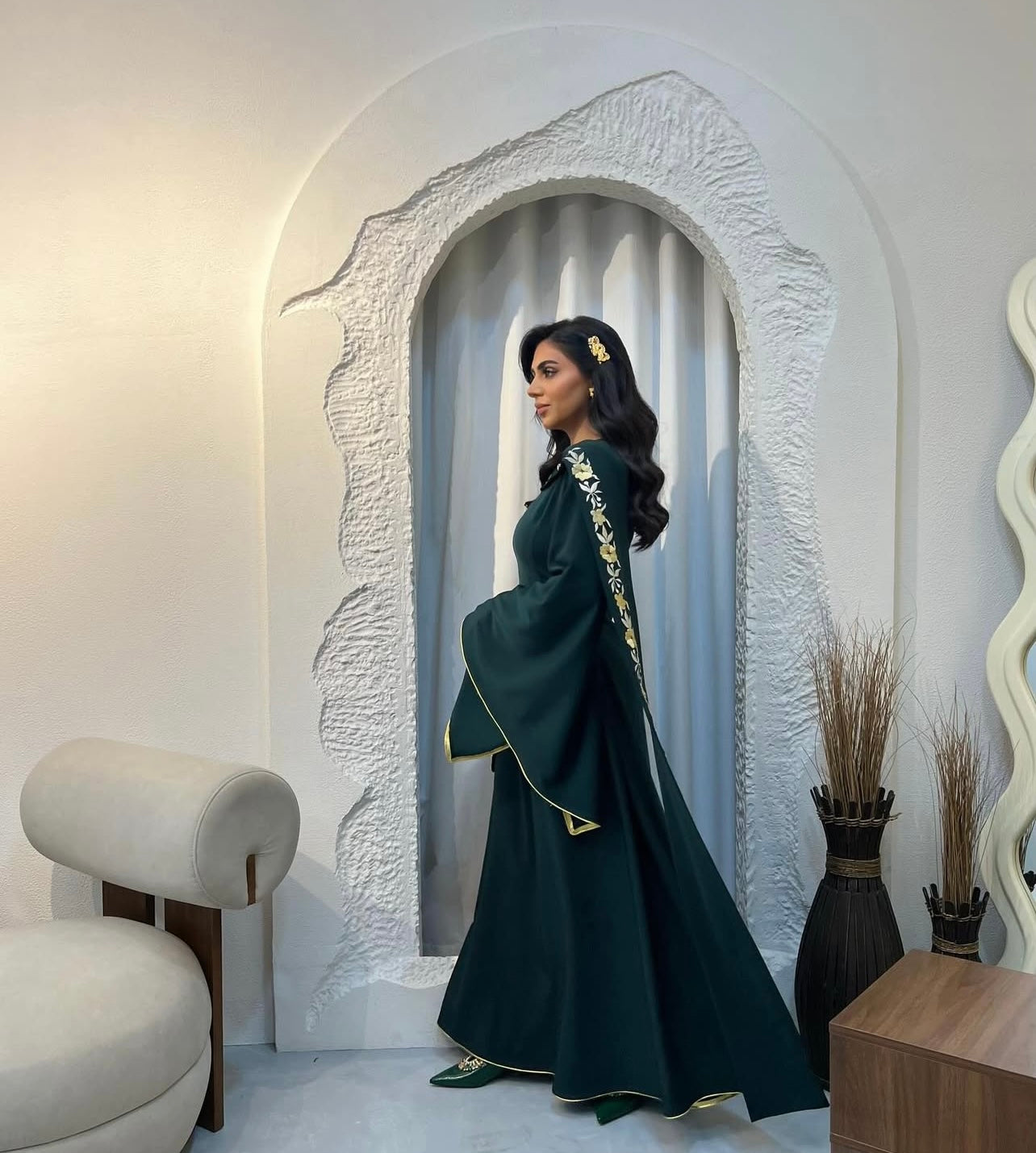 Crepe Jalabeya With Embroidery Shawl