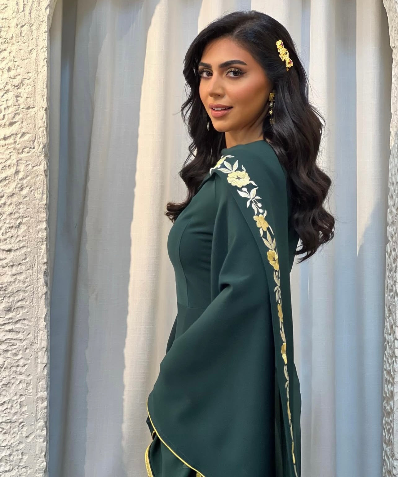 Crepe Jalabeya With Embroidery Shawl