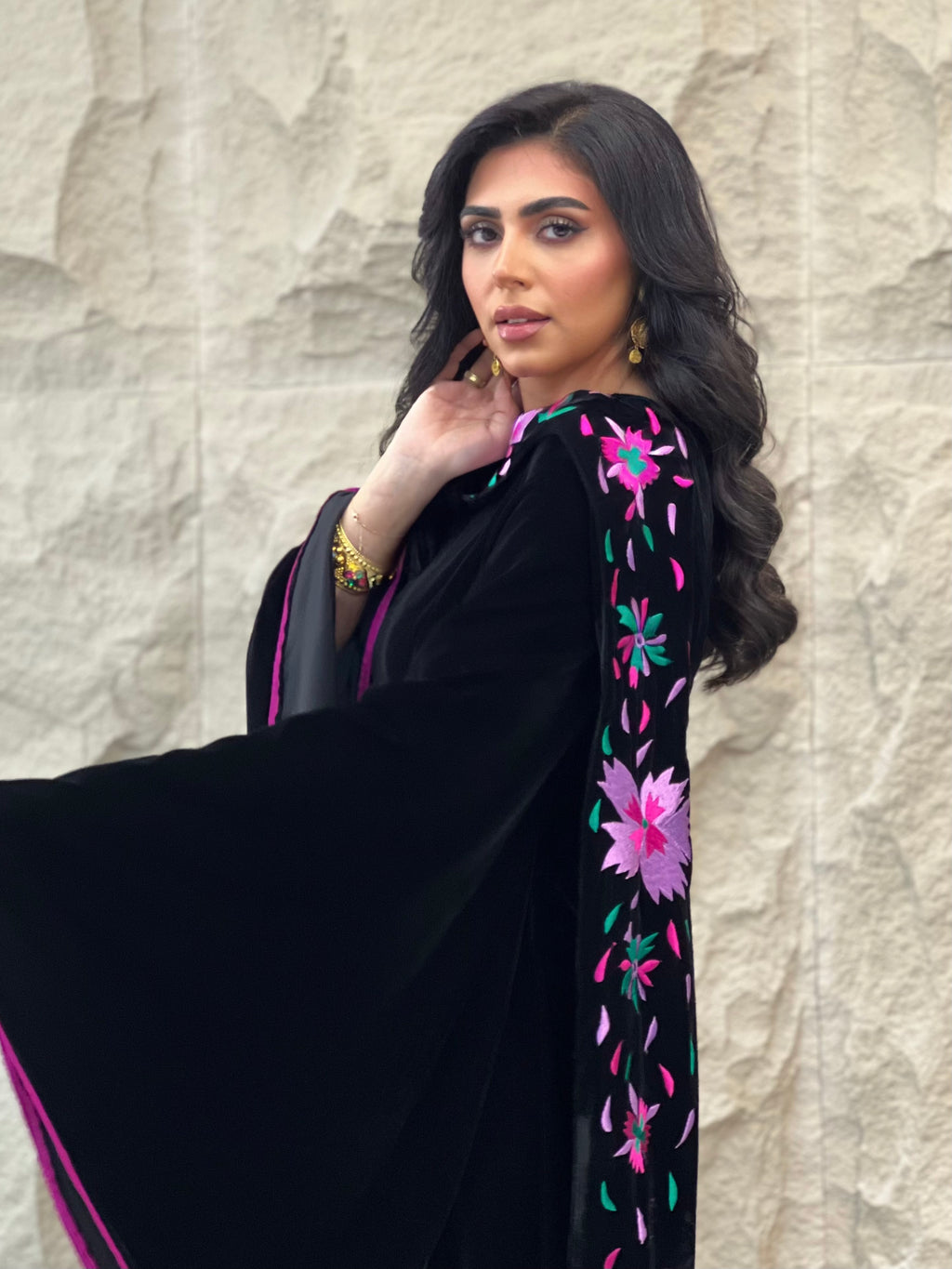 Velvet Black Jalabeya With An Embroidered Shawl