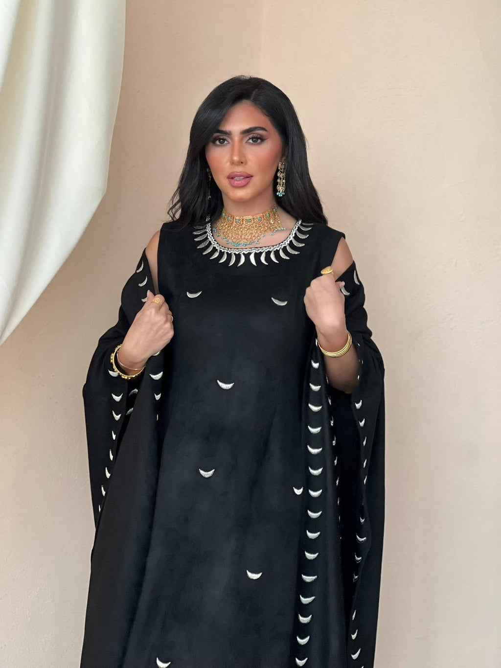 Black Jalabeya Shamwa – Half Moon Design