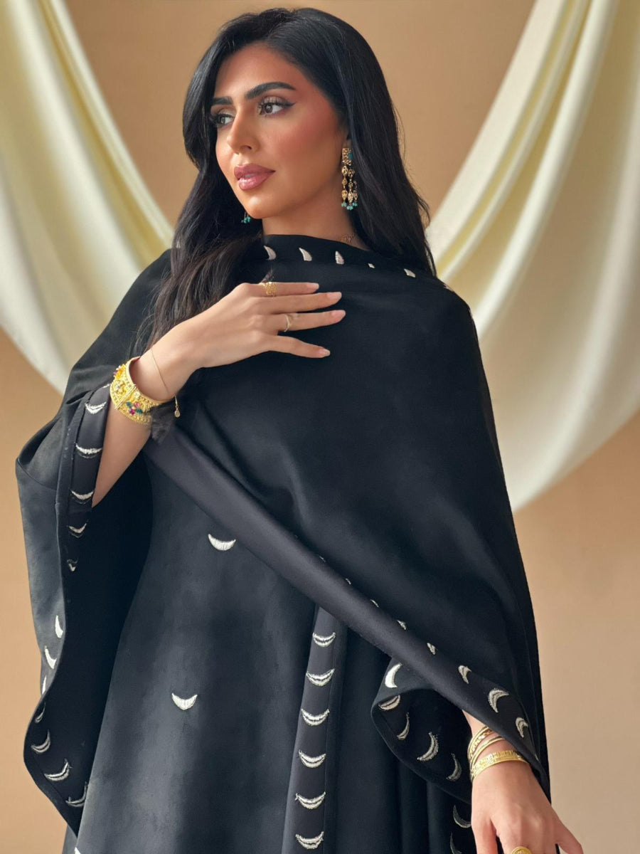 Black Jalabeya Shamwa – Half Moon Design